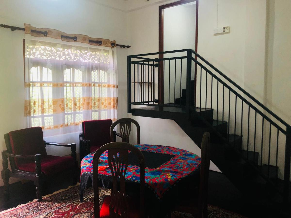 Thaaaru Villa Mirissa Exteriör bild